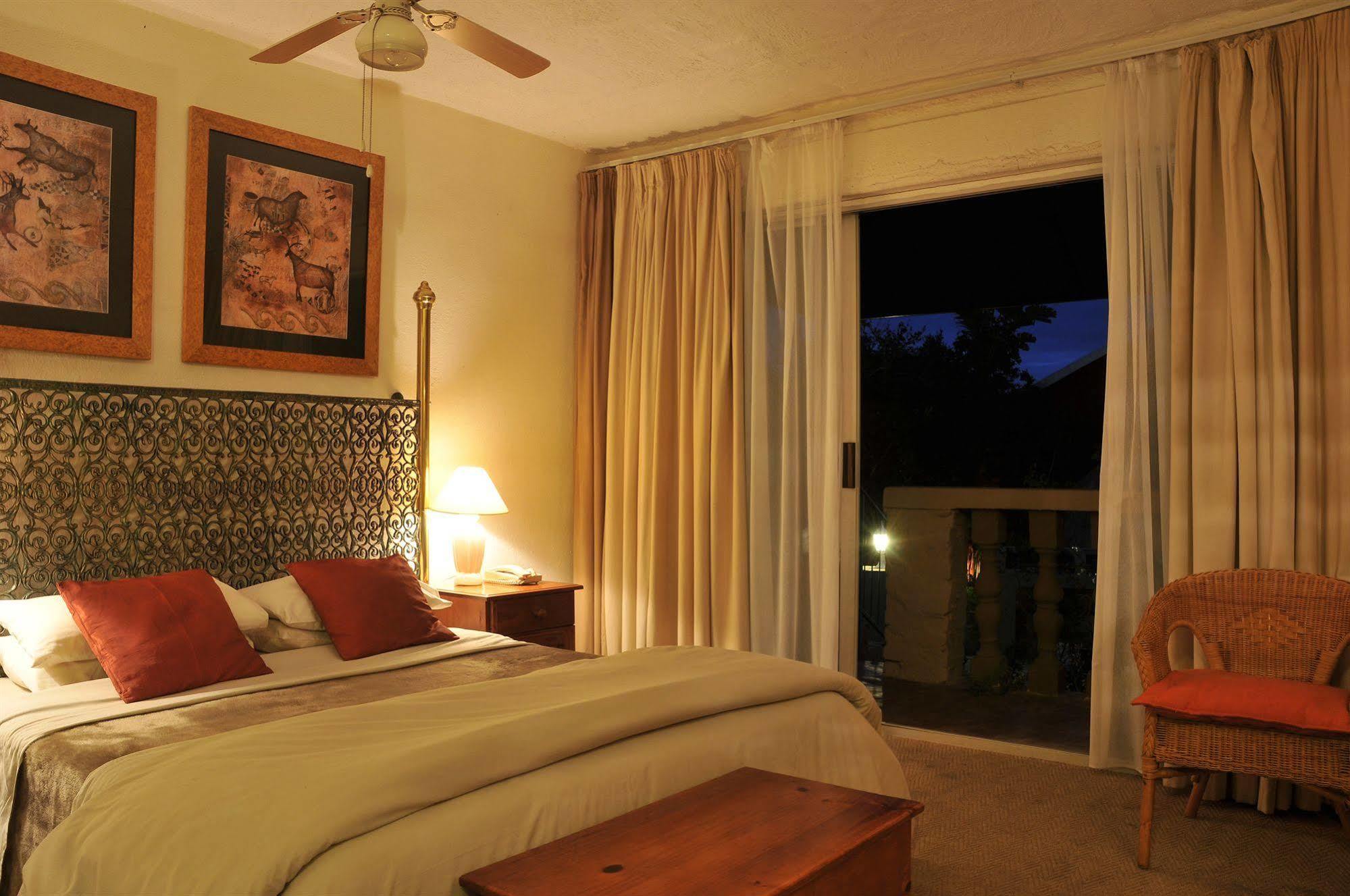 Sunset Manor Panzió Mbombela Kültér fotó