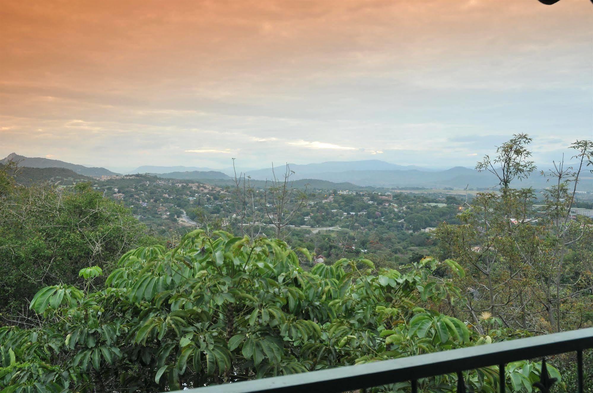 Sunset Manor Panzió Mbombela Kültér fotó